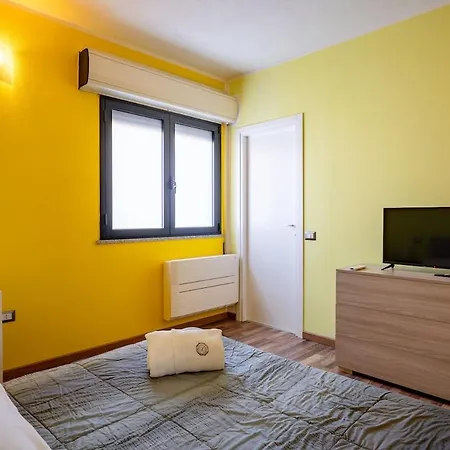 Apartment Holos *