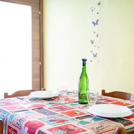 Holos Apartment *