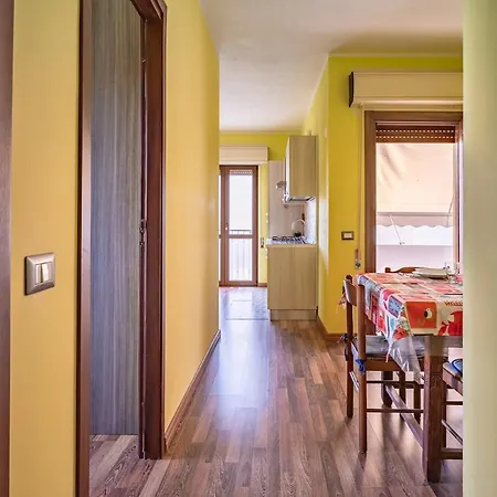 Apartment Holos