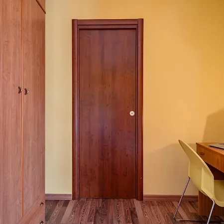 Apartment Holos *