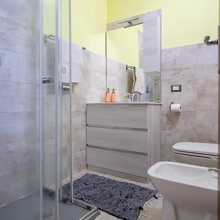 Holos Apartment *
